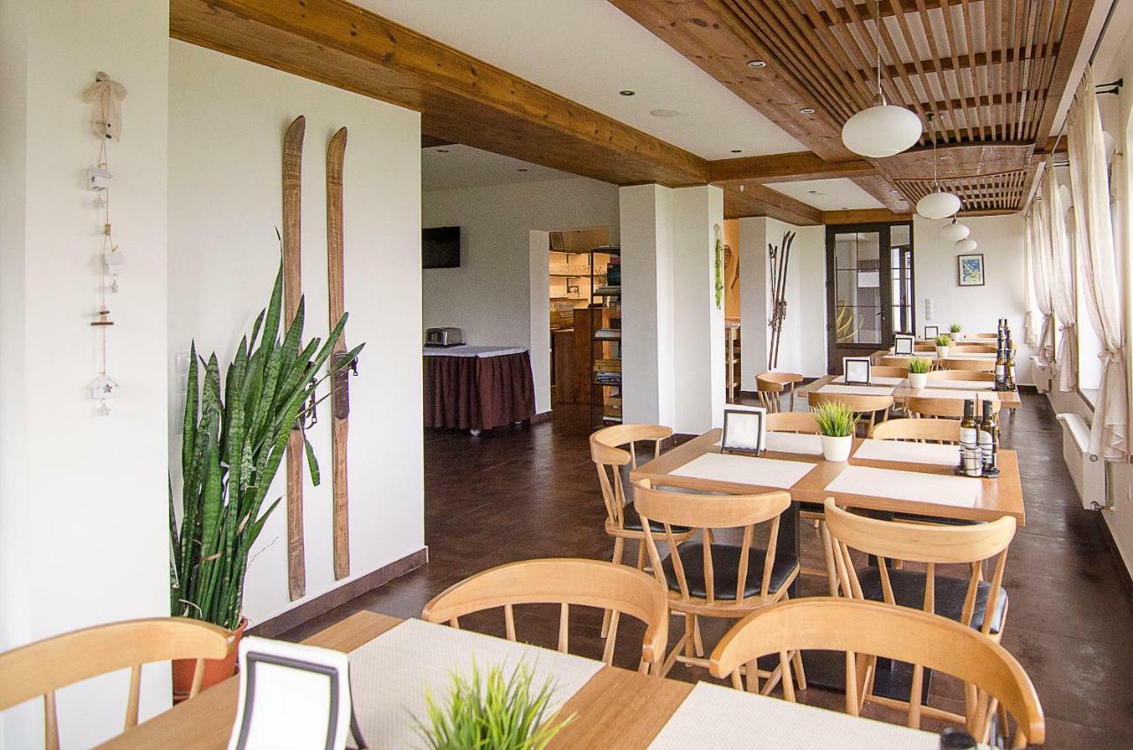 Pensiune & Restaurant Victoria Păltiniş Buitenkant foto